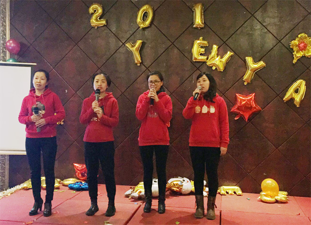 財務部四大美女奉上一篇《中國話》 財務部四大美女奉上一篇《中國話》
